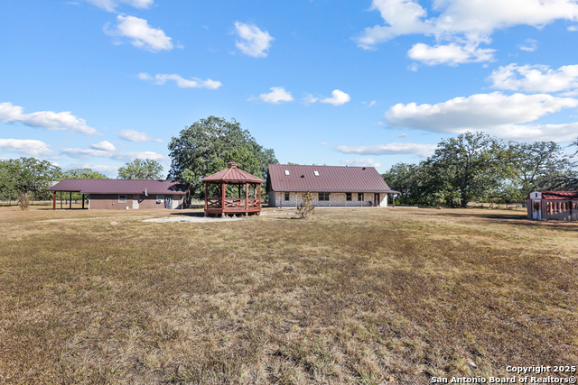 Image 27 of 33 For 933 Last Gap