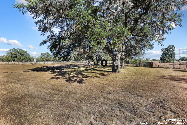 Image 3 of 33 For 933 Last Gap