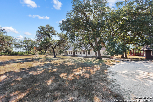 Image 30 of 33 For 933 Last Gap