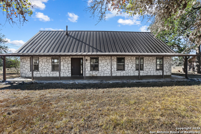 Image 4 of 33 For 933 Last Gap