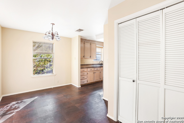 Image 5 of 33 For 933 Last Gap