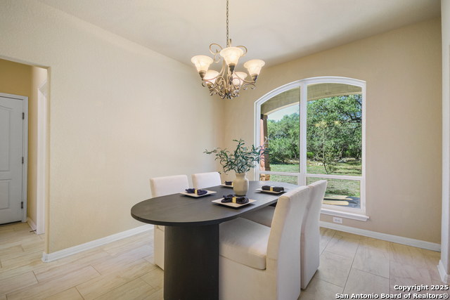 Image 5 of 48 For 577 River Chase