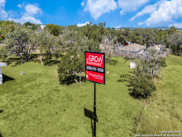 Listing photo id 2 for 106 Austin Drive