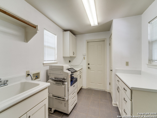 Listing photo id 3 for 106 Austin Drive