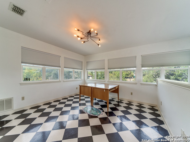 Listing photo id 5 for 106 Austin Drive