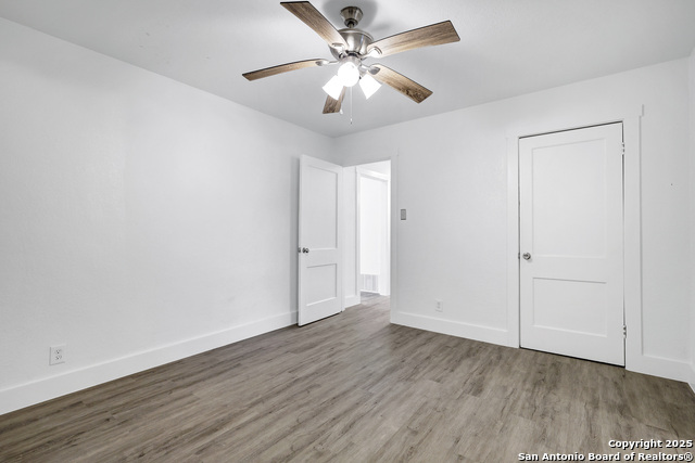 Image 11 of 25 For 542 Williamsburg Place