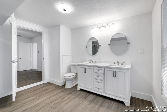 Image 12 of 25 For 542 Williamsburg Place