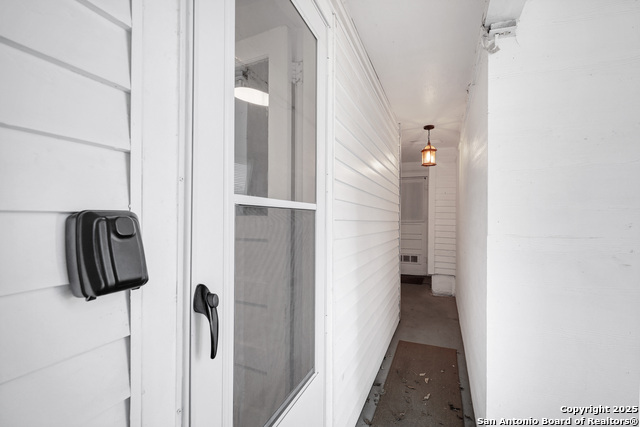 Image 16 of 25 For 542 Williamsburg Place