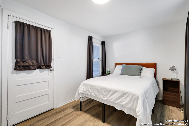 Image 17 of 25 For 542 Williamsburg Place