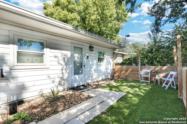 Image 22 of 25 For 542 Williamsburg Place