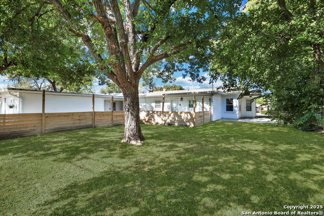 Image 24 of 25 For 542 Williamsburg Place