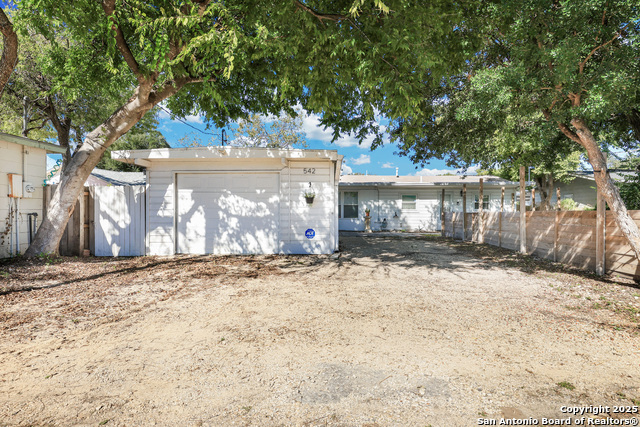 Image 25 of 25 For 542 Williamsburg Place