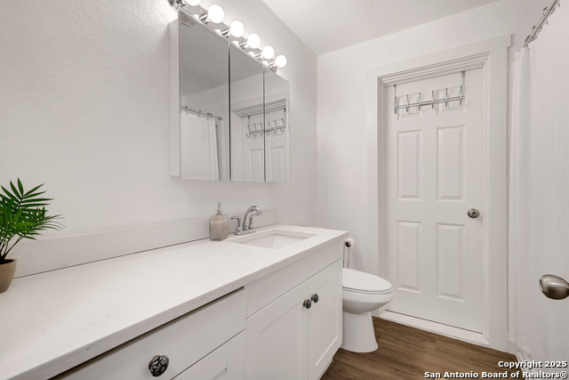 Image 9 of 25 For 542 Williamsburg Place