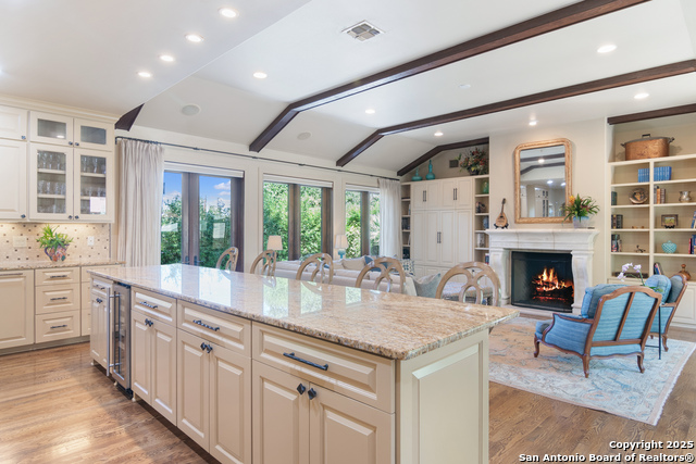 Listing photo id 8 for 123 Brittany