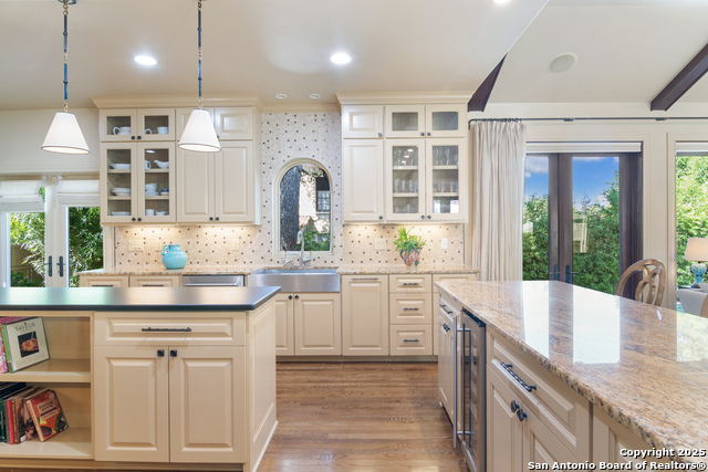 Listing photo id 9 for 123 Brittany