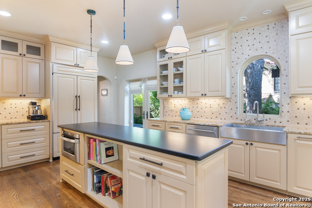 Listing photo id 10 for 123 Brittany