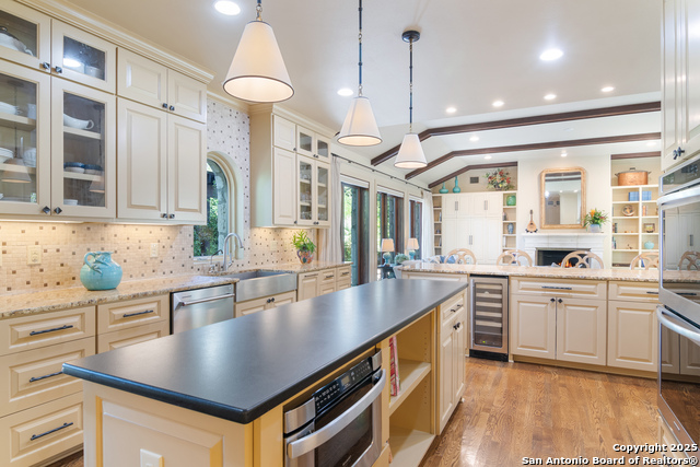 Listing photo id 12 for 123 Brittany