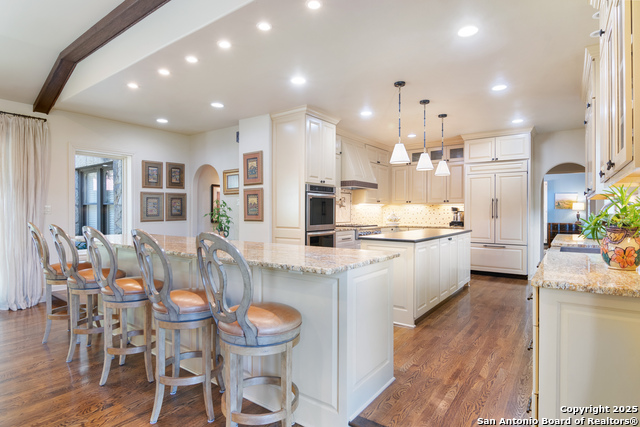 Listing photo id 13 for 123 Brittany