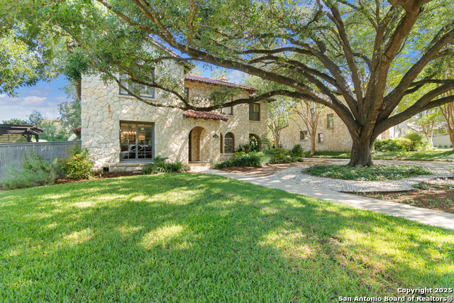 Listing photo id 1 for 123 Brittany