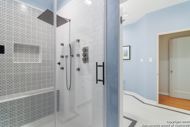 Listing photo id 35 for 123 Brittany