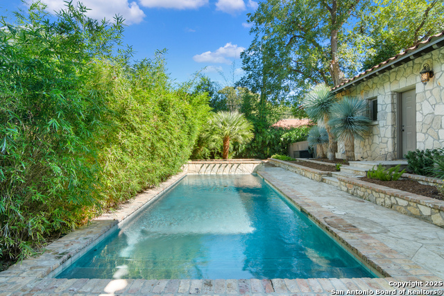 Listing photo id 37 for 123 Brittany