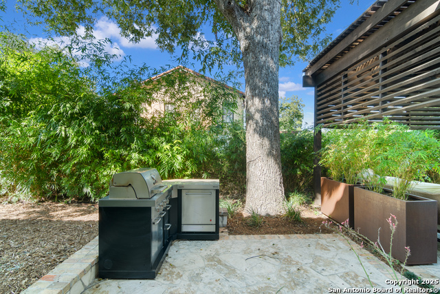 Listing photo id 40 for 123 Brittany