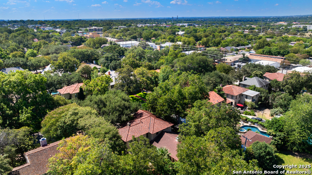 Listing photo id 46 for 123 Brittany