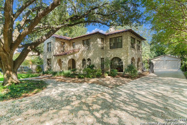 Listing photo id 3 for 123 Brittany