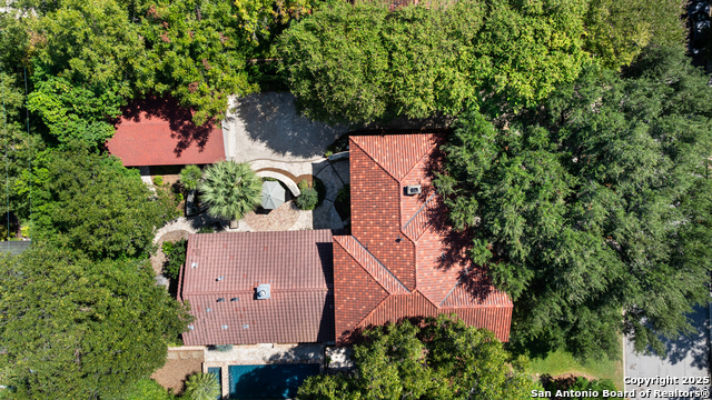 Listing photo id 52 for 123 Brittany