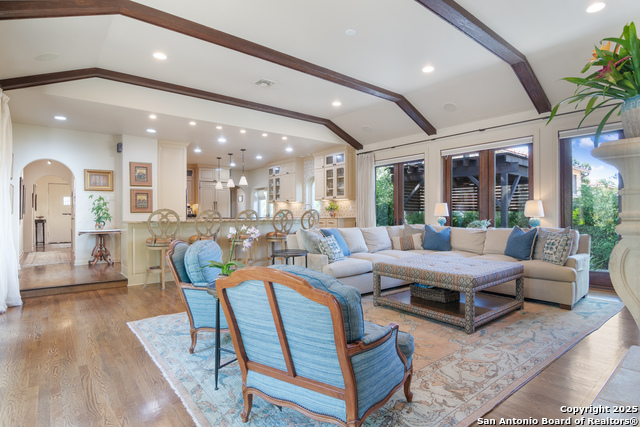 Listing photo id 7 for 123 Brittany