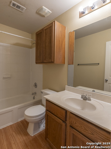 Listing photo id 8 for 3648 Tilden  