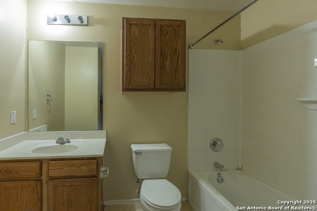 Listing photo id 18 for 3648 Tilden  