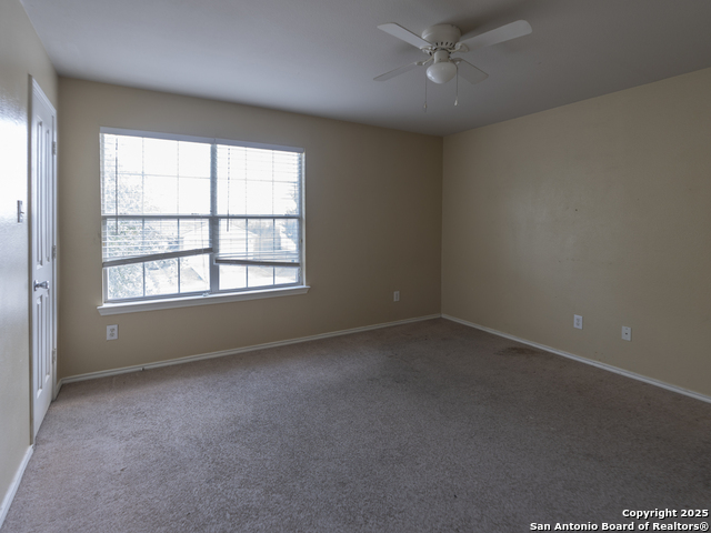 Listing photo id 20 for 3648 Tilden  