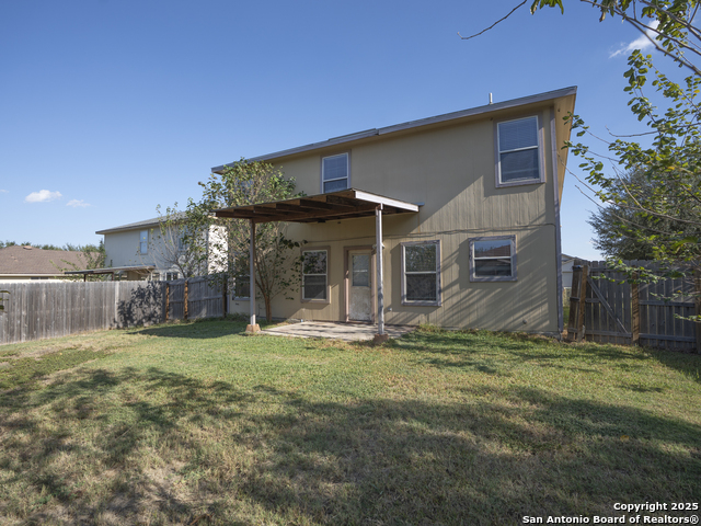 Listing photo id 23 for 3648 Tilden  