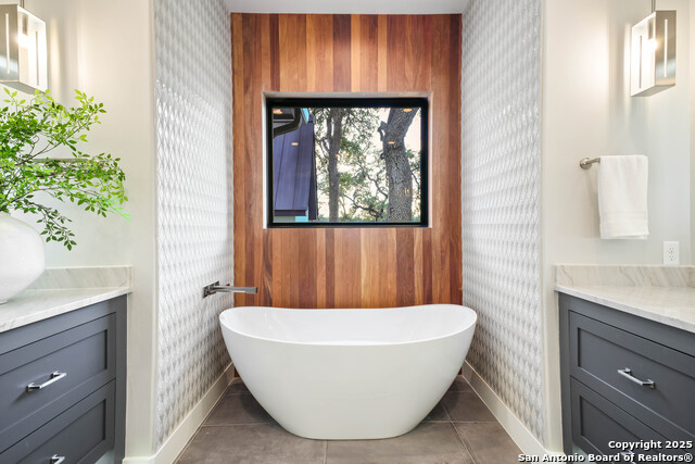 Image 25 of 63 For 596 Ruger  