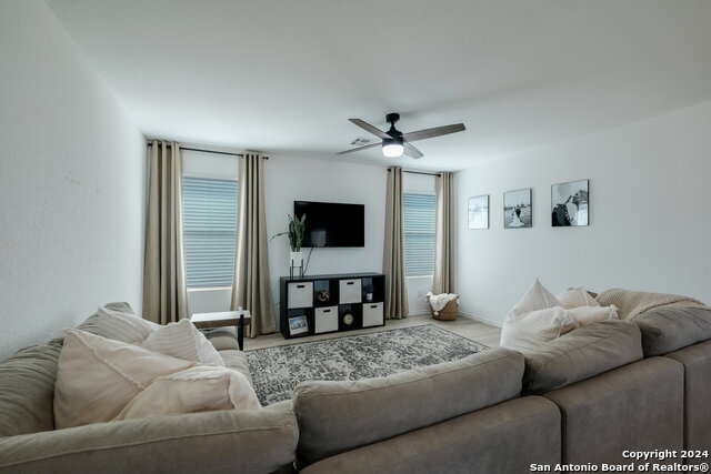 Image 5 of 22 For 4104 Waterfall Cv