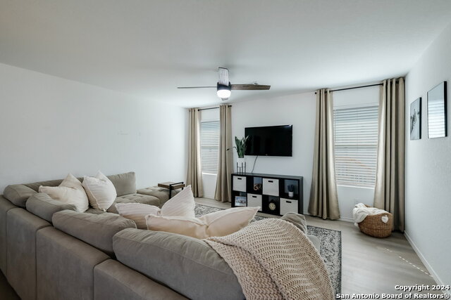 Image 6 of 22 For 4104 Waterfall Cv