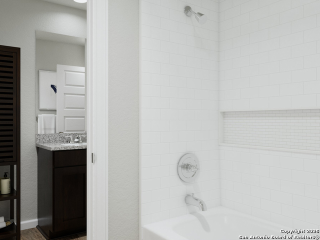 Image 21 of 25 For 11107 Luckenbach Loop