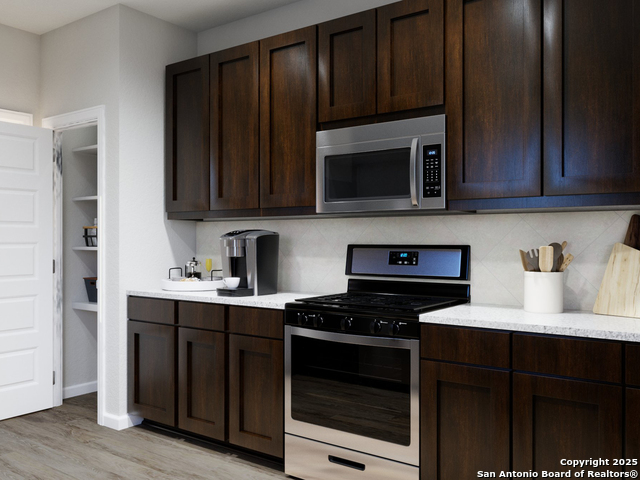 Image 8 of 25 For 11107 Luckenbach Loop