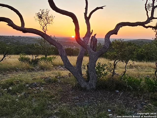 Listing photo id 1 for 00 Black Waterhole Ranch