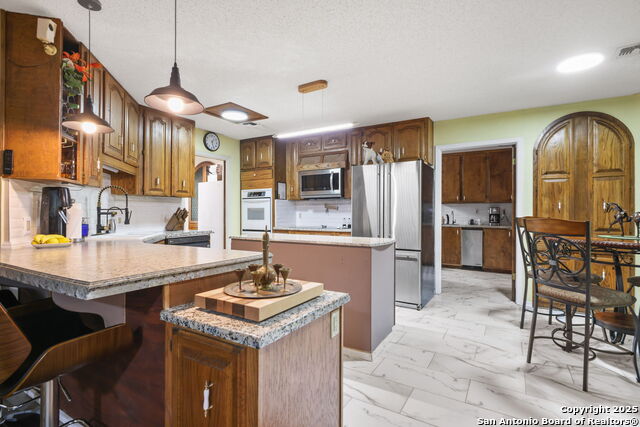 Image 18 of 59 For 102 Southgate