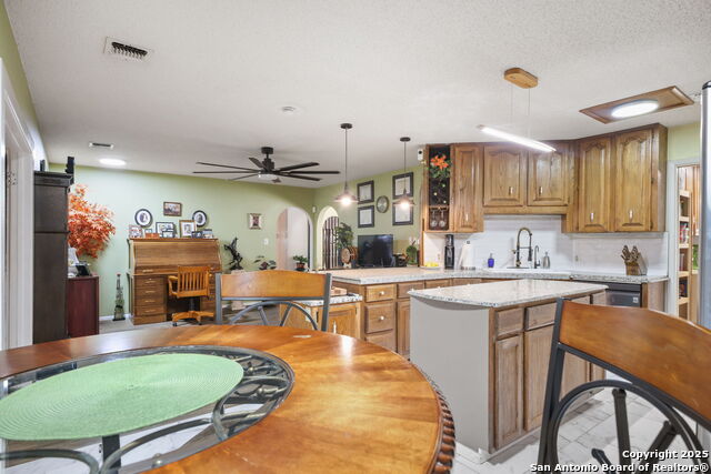 Image 21 of 59 For 102 Southgate