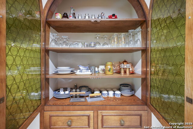 Image 23 of 59 For 102 Southgate