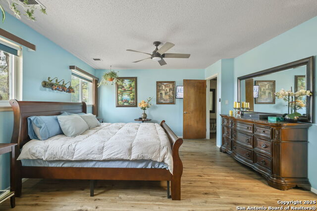 Image 27 of 59 For 102 Southgate