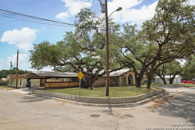 Image 6 of 59 For 102 Southgate