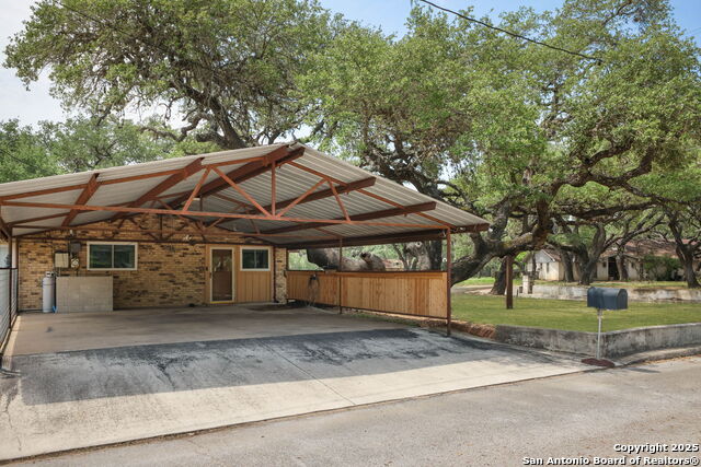 Image 7 of 59 For 102 Southgate