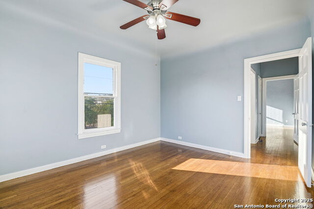 Listing photo id 10 for 438 W Kings Hwy