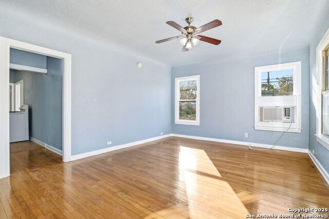 Listing photo id 15 for 438 W Kings Hwy