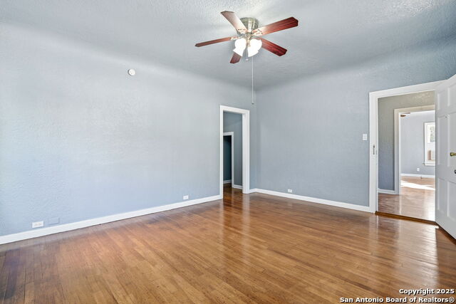 Listing photo id 17 for 438 W Kings Hwy