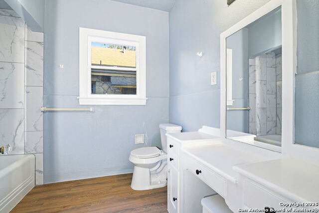 Listing photo id 18 for 438 W Kings Hwy